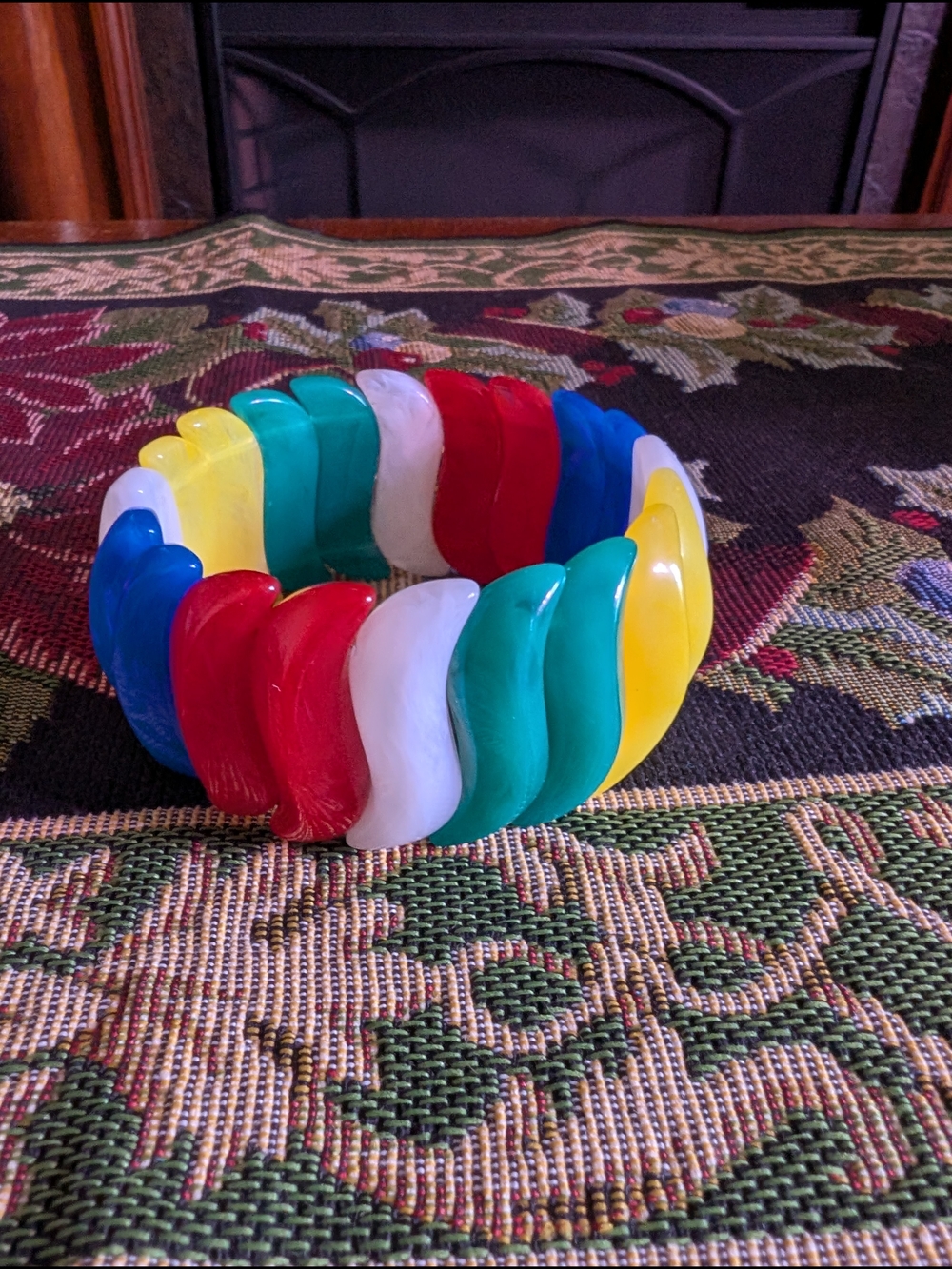 Vintage 80s Avon Summer Brights Lucite Stretch Bracelet Colorful - Picture 2 of 4
